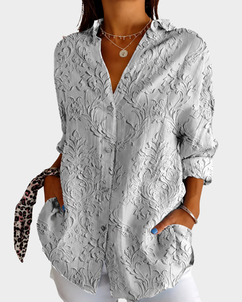 Débora — Blusa Cinza com Textura em Relevo Floral