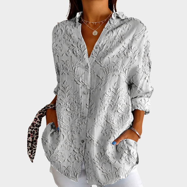Débora — Blusa Cinza com Textura em Relevo Floral