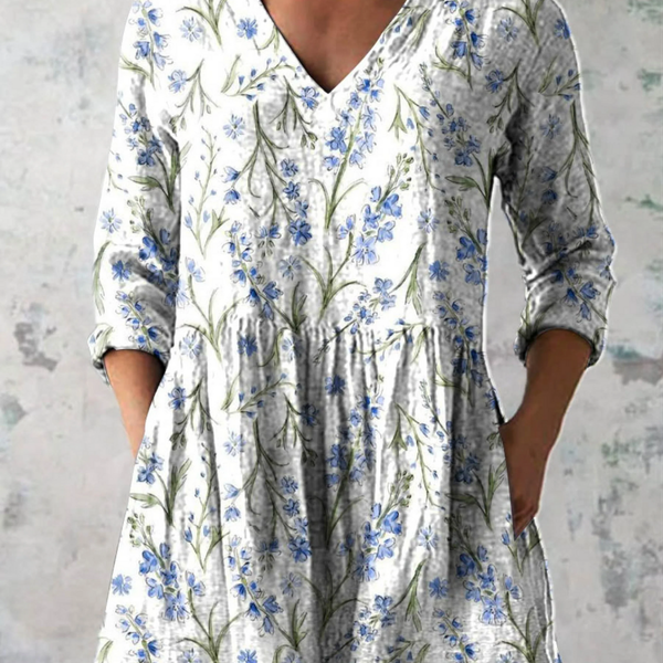 Lowri — White and Blue Floral Sprig