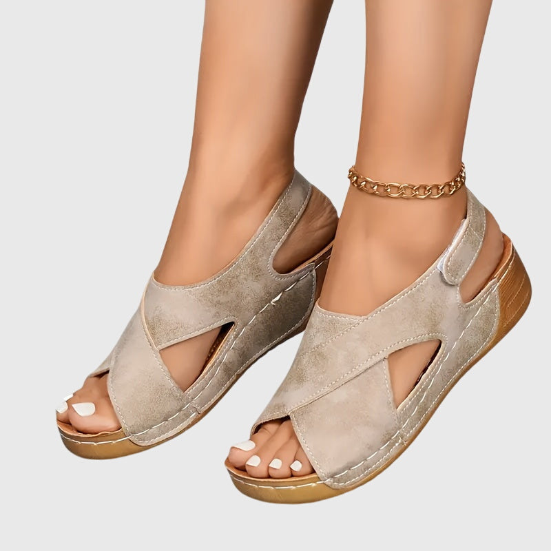 Deirdre — Beige Suede