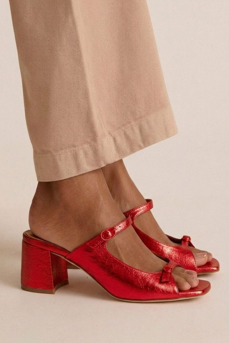 Calla — Bright Red