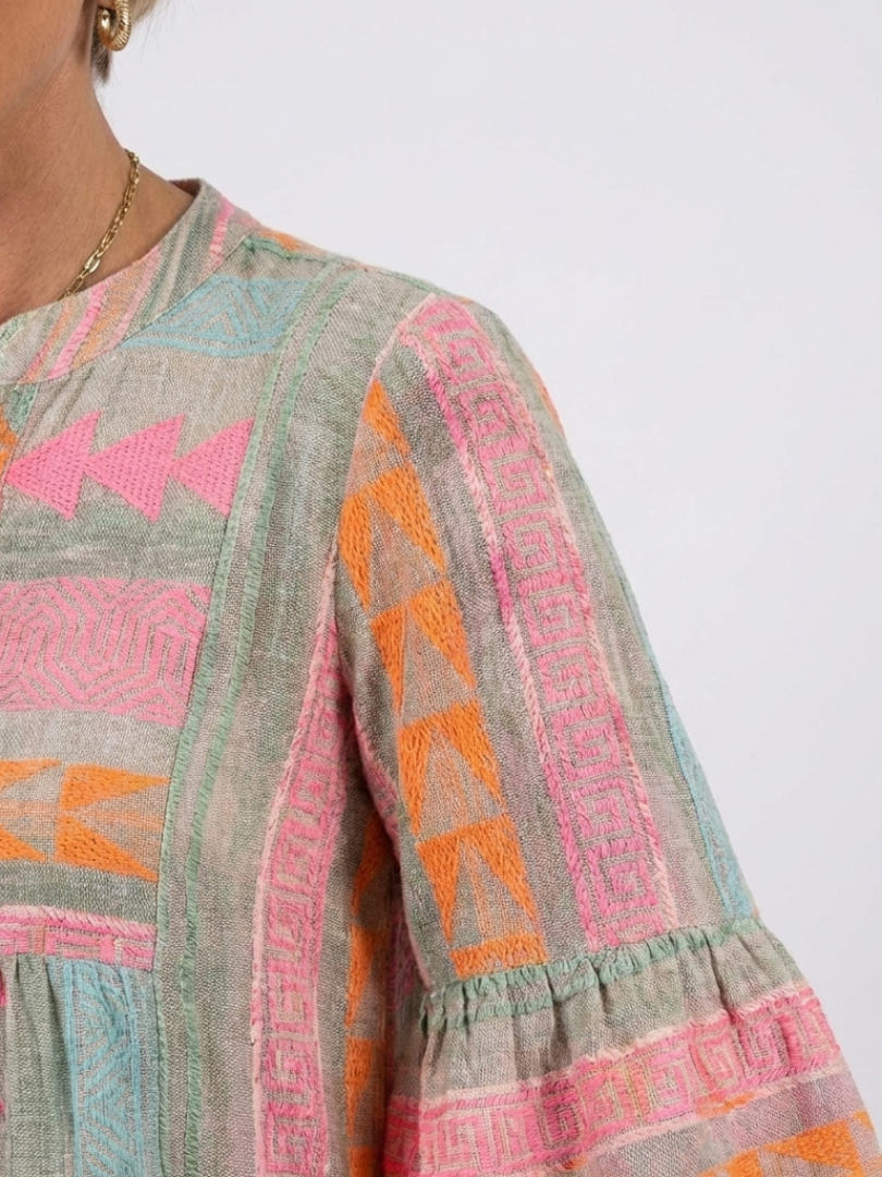 Fainche — Colour-Block Print Tiered Knee-Length Dress with V-Neck and Bell Sleeves