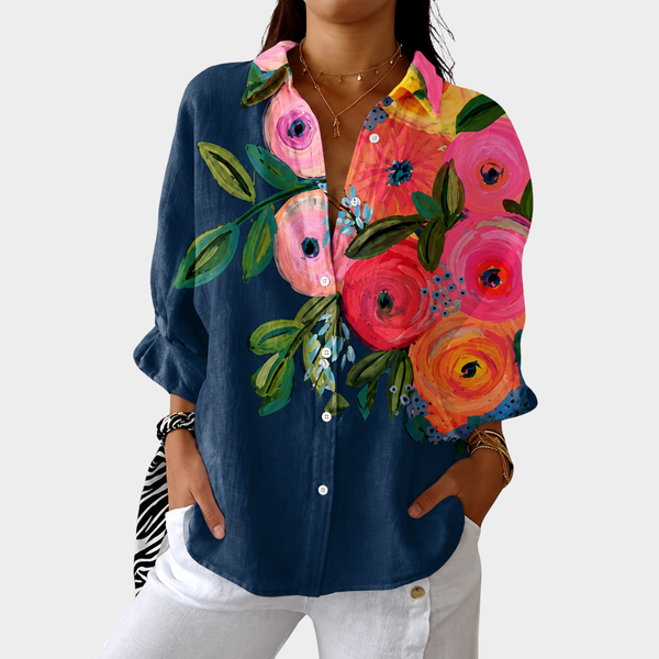 Vitória — Blusa Azul-Marinho com Rosas Pintadas