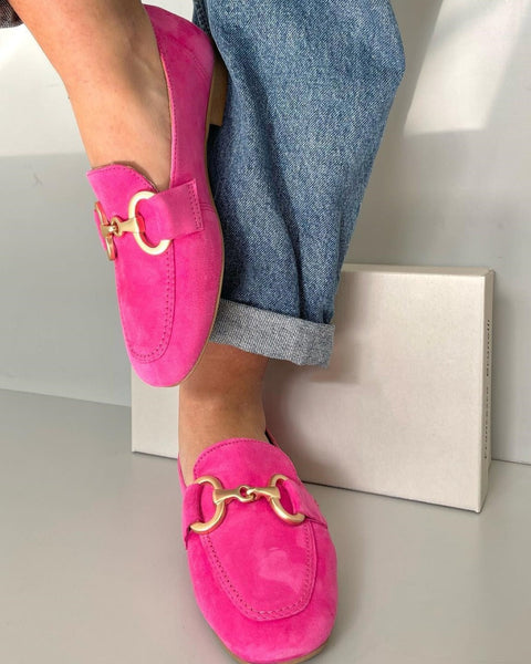 Dania — Pink Suede-Look Loafers with Gold Bit